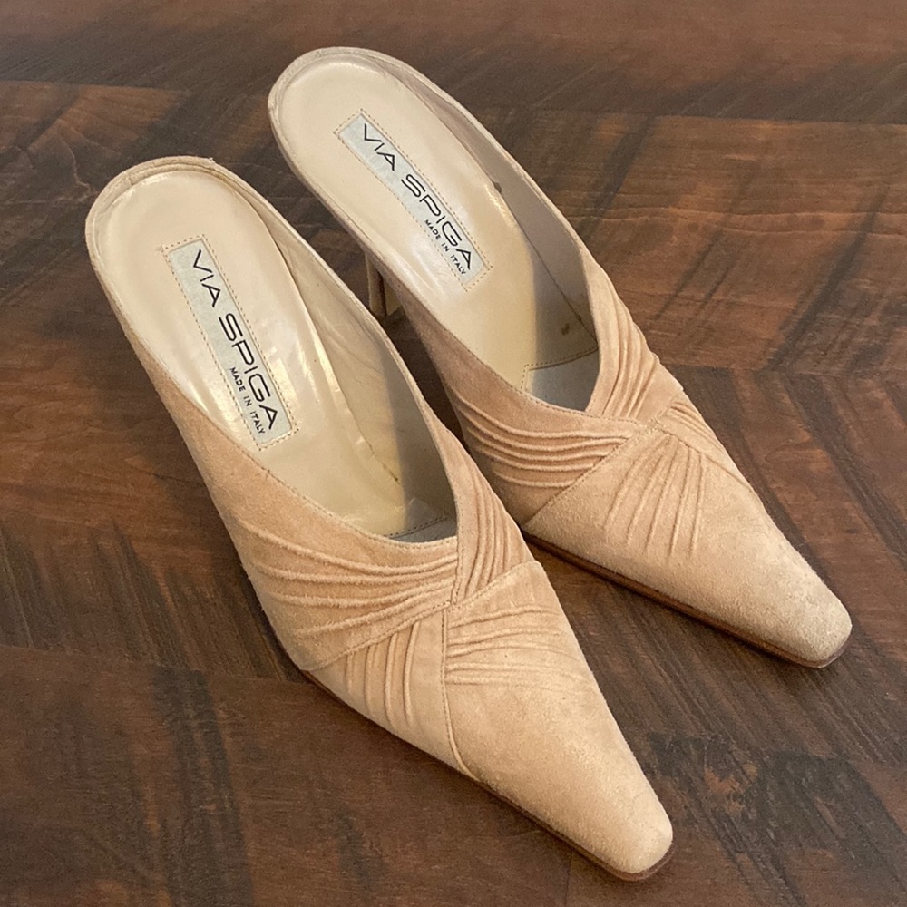 Via Spiga khaki suede heels size 7 1/2 M